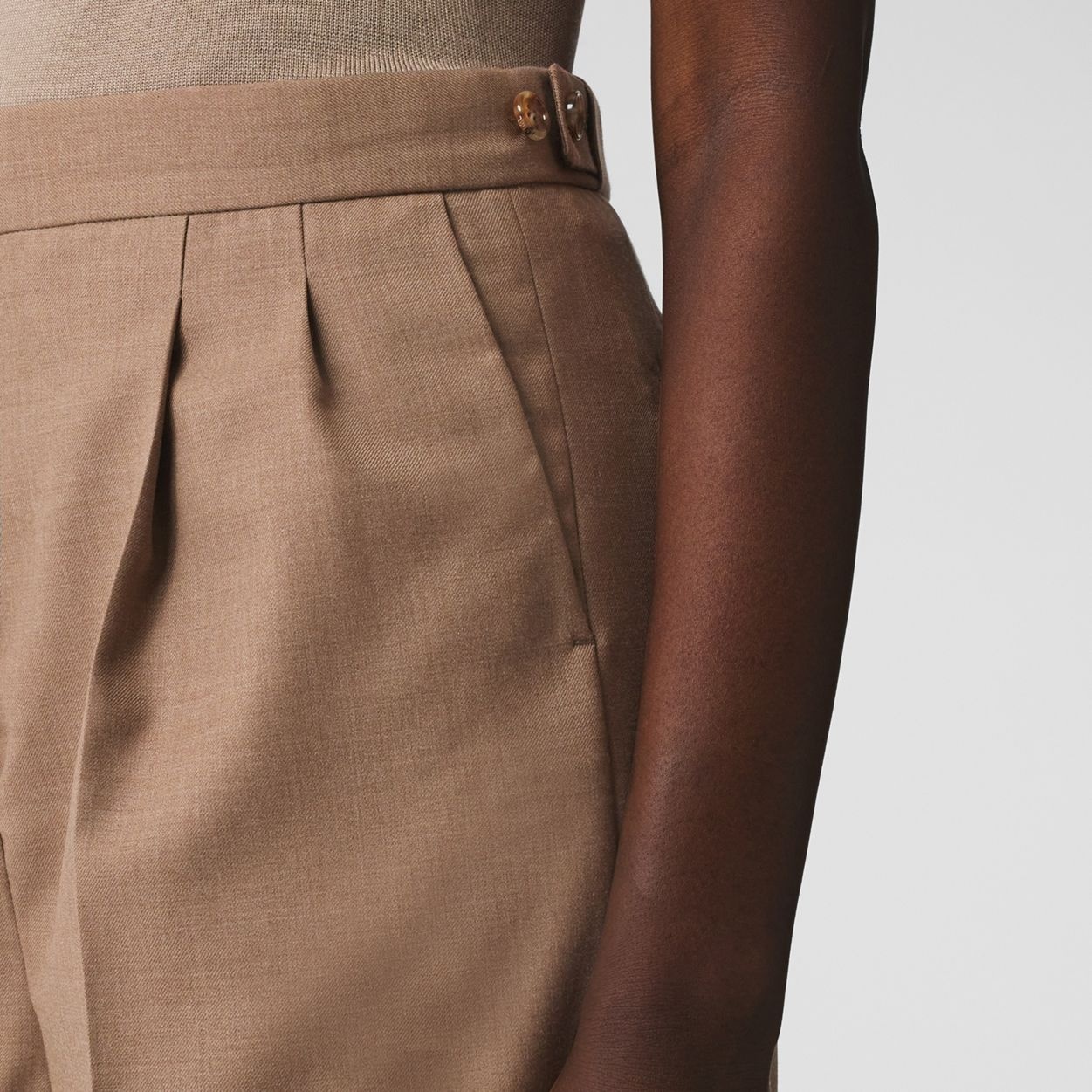 Cuff Detail Wool Tailored Shorts - 3