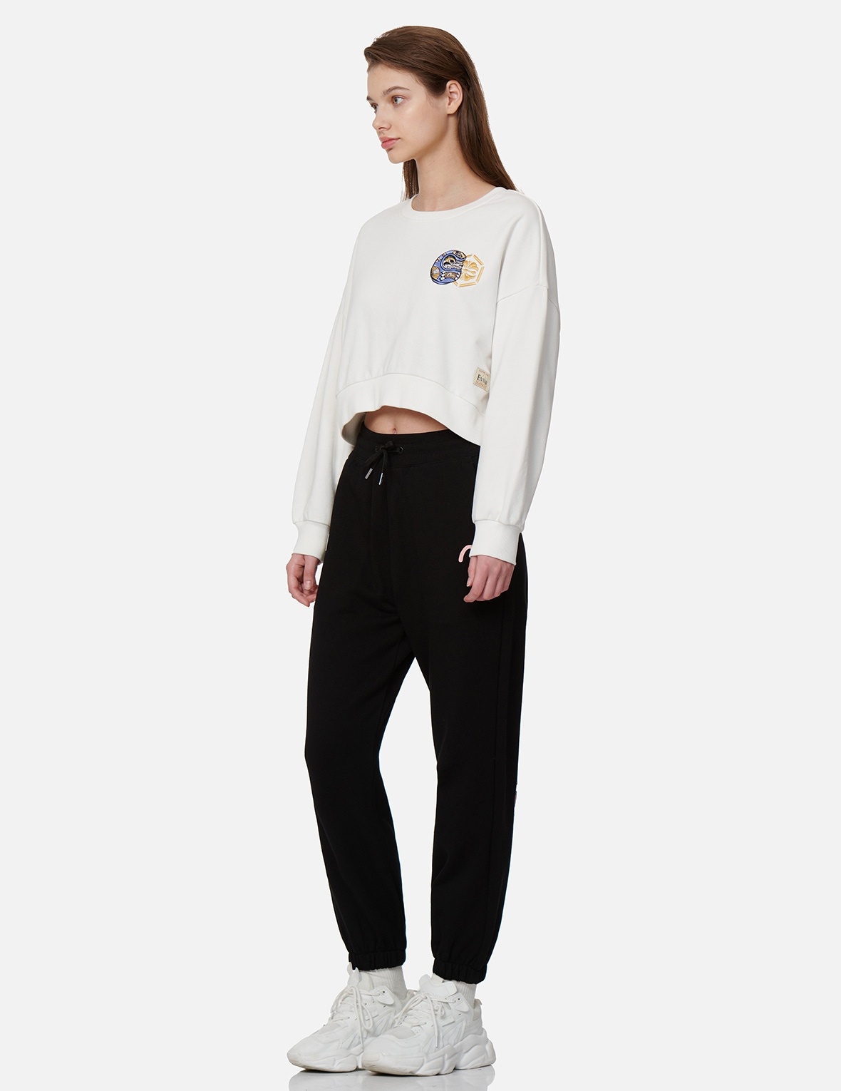 DARUMA AND KAMON EMBROIDERY CROPPED SWEATSHIRT - 3