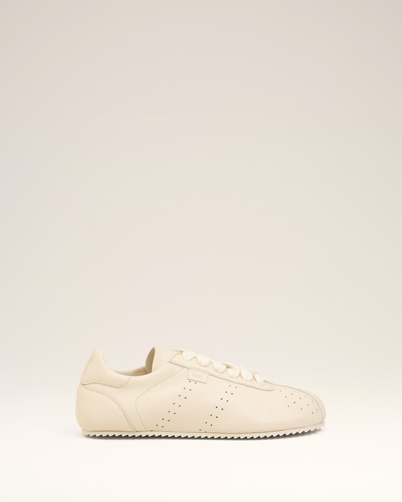 WHITE SMOOTH LEATHER LOW TOP STEP SNEAKERS 1