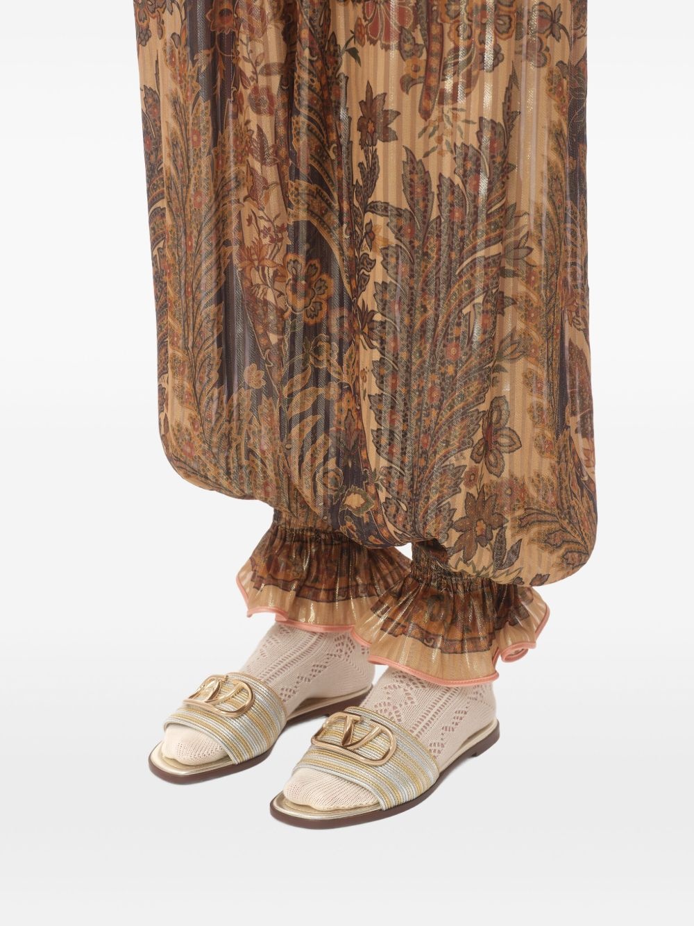 VLogo Signature embroidered sandals - 7