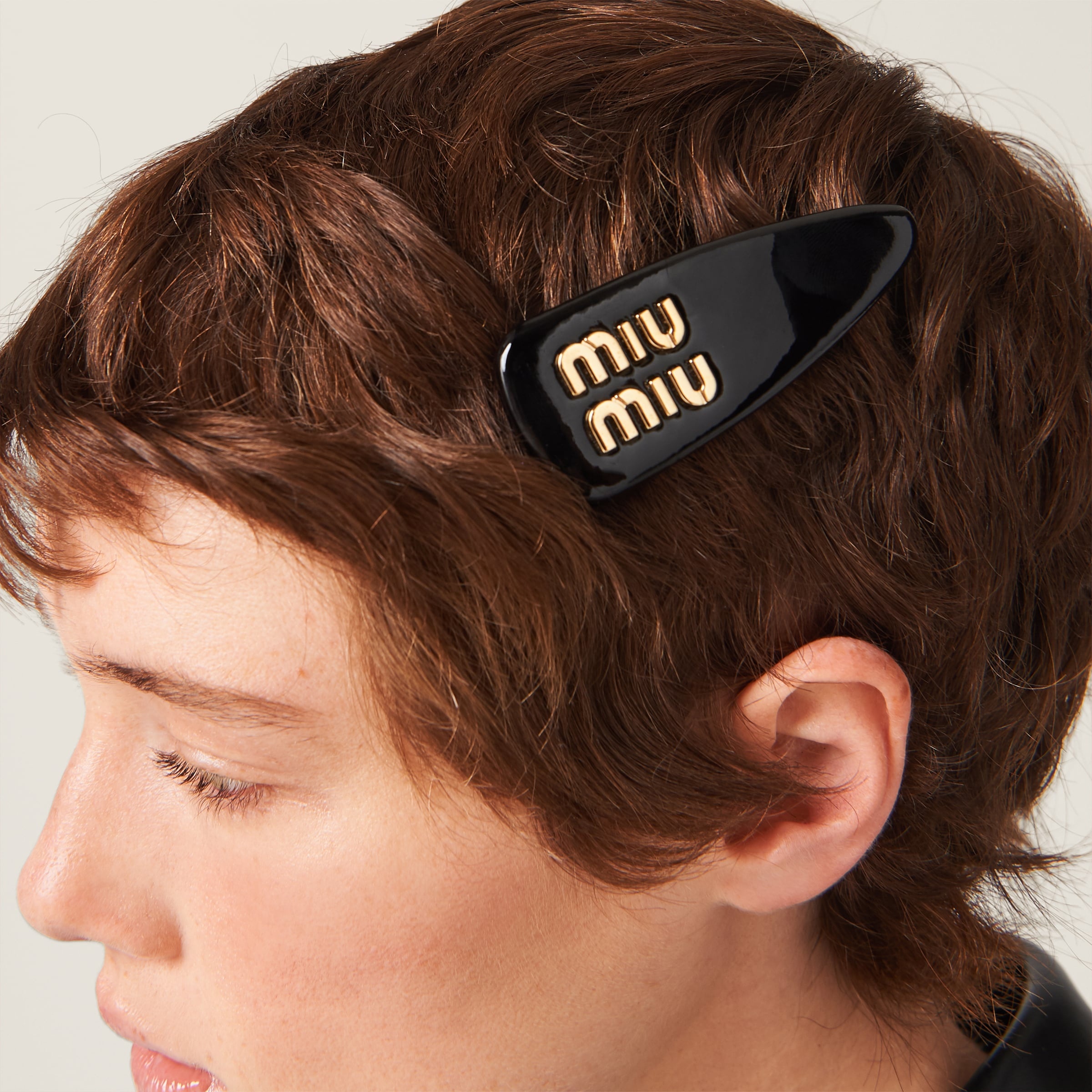 Patent leather hair clip - 4