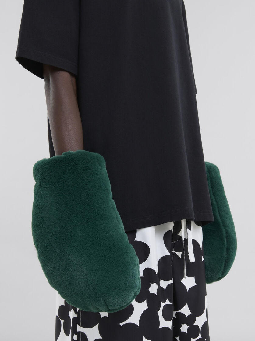 GREEN PADDED FAUX FUR MITTENS - 4