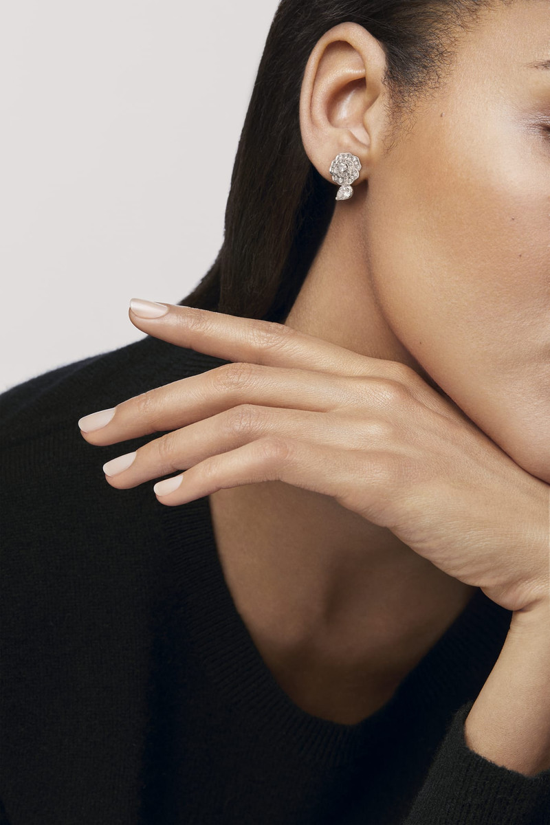 Camélia Précieux earrings 4