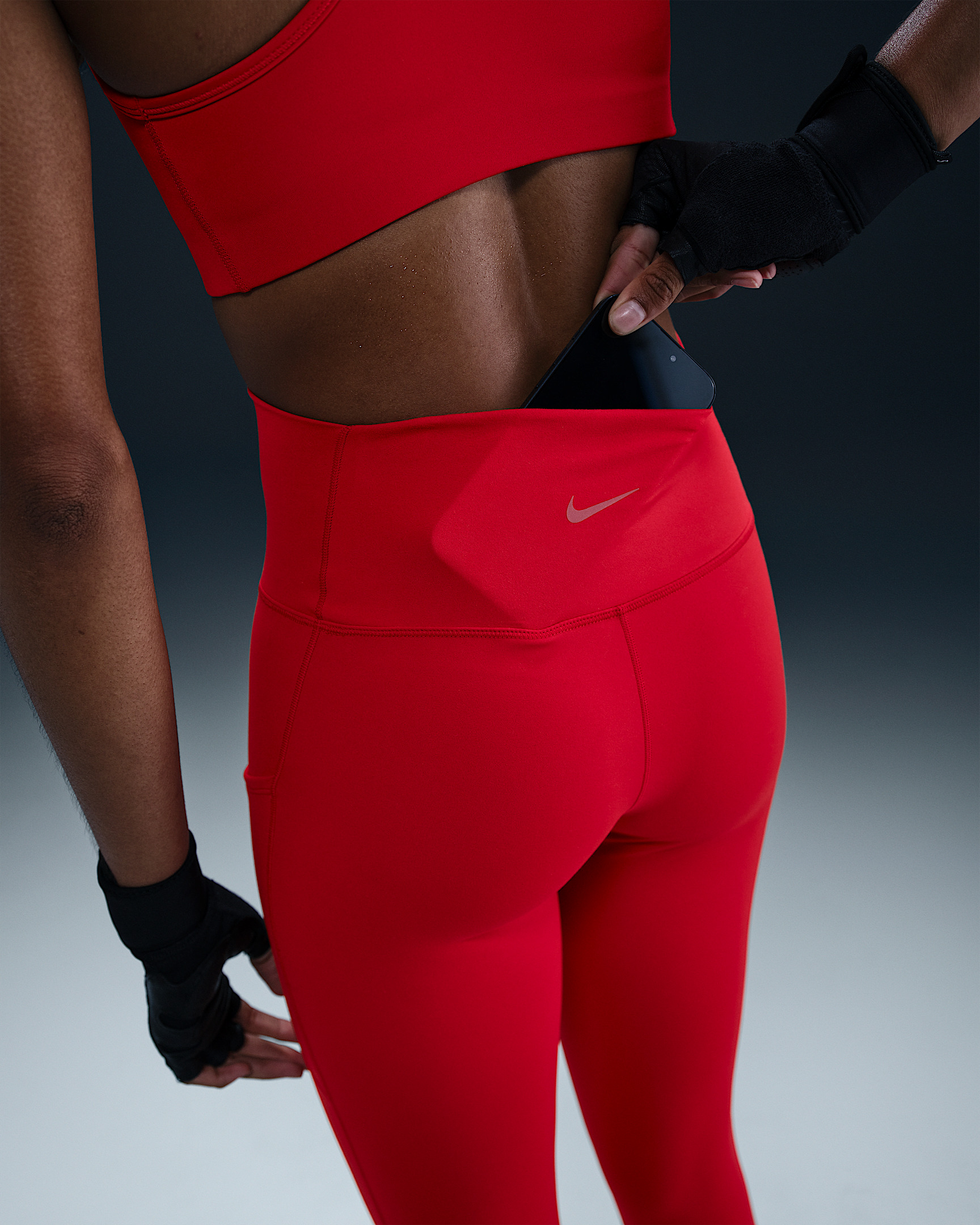 Nike One Women's High-Waisted 7/8 Leggings with Pockets - 6