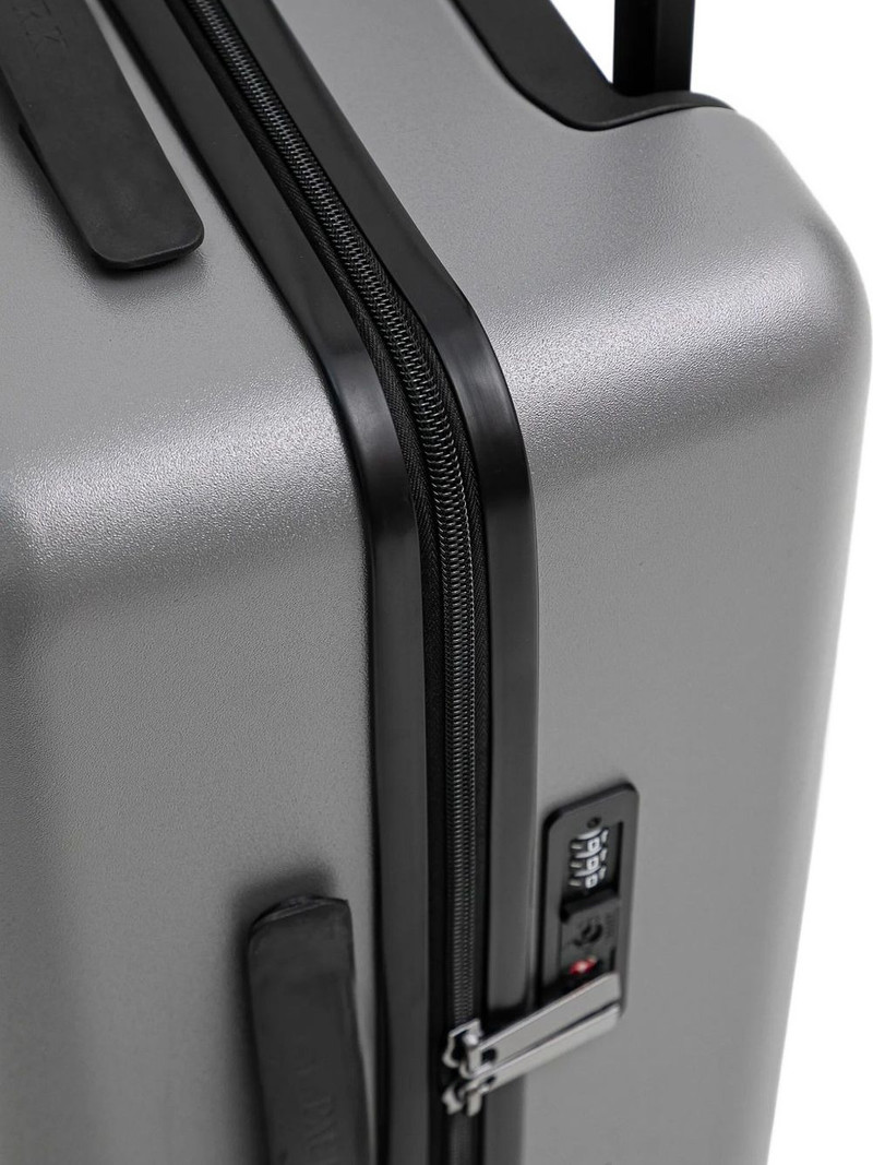 retractable-handle suitcase 3
