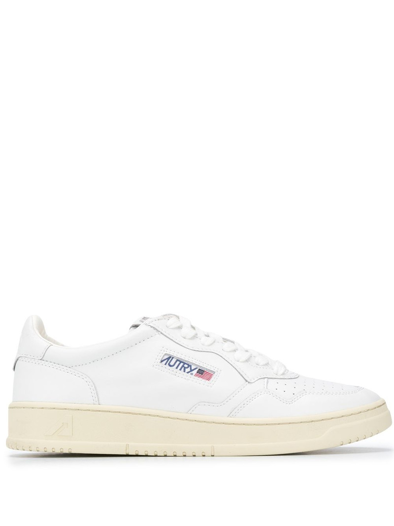 Medalist low sneakers 1