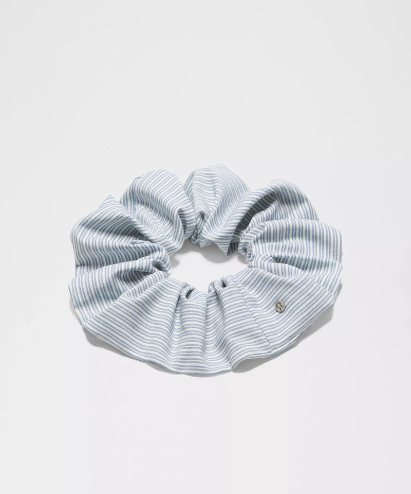 Uplifting Oversized Scrunchie 1