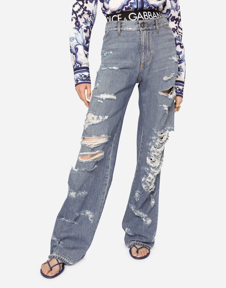 Flared jeans with ripped details - 4