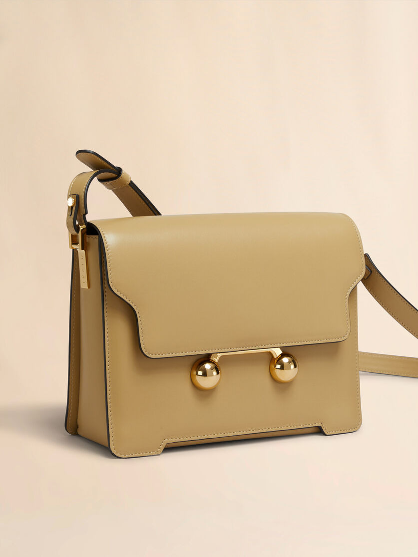 CAMEL LEATHER TRUNKAROO MEDIUM SHOULDER BAG - 4