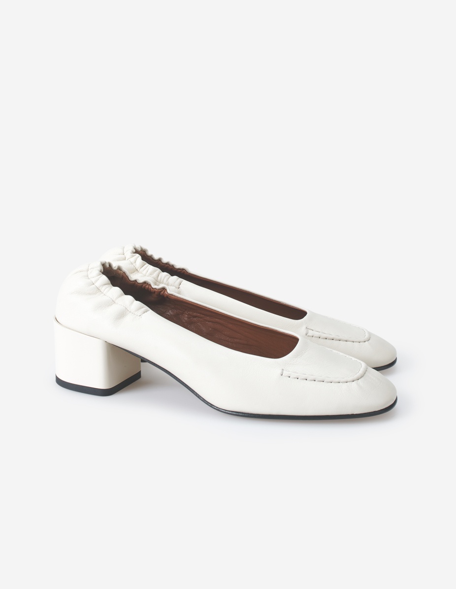 LEATHER LOW-HEEL PUMP - 2