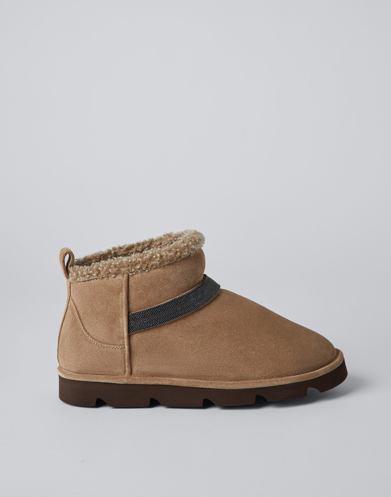 Suede boots with shearling lining and shiny band 5