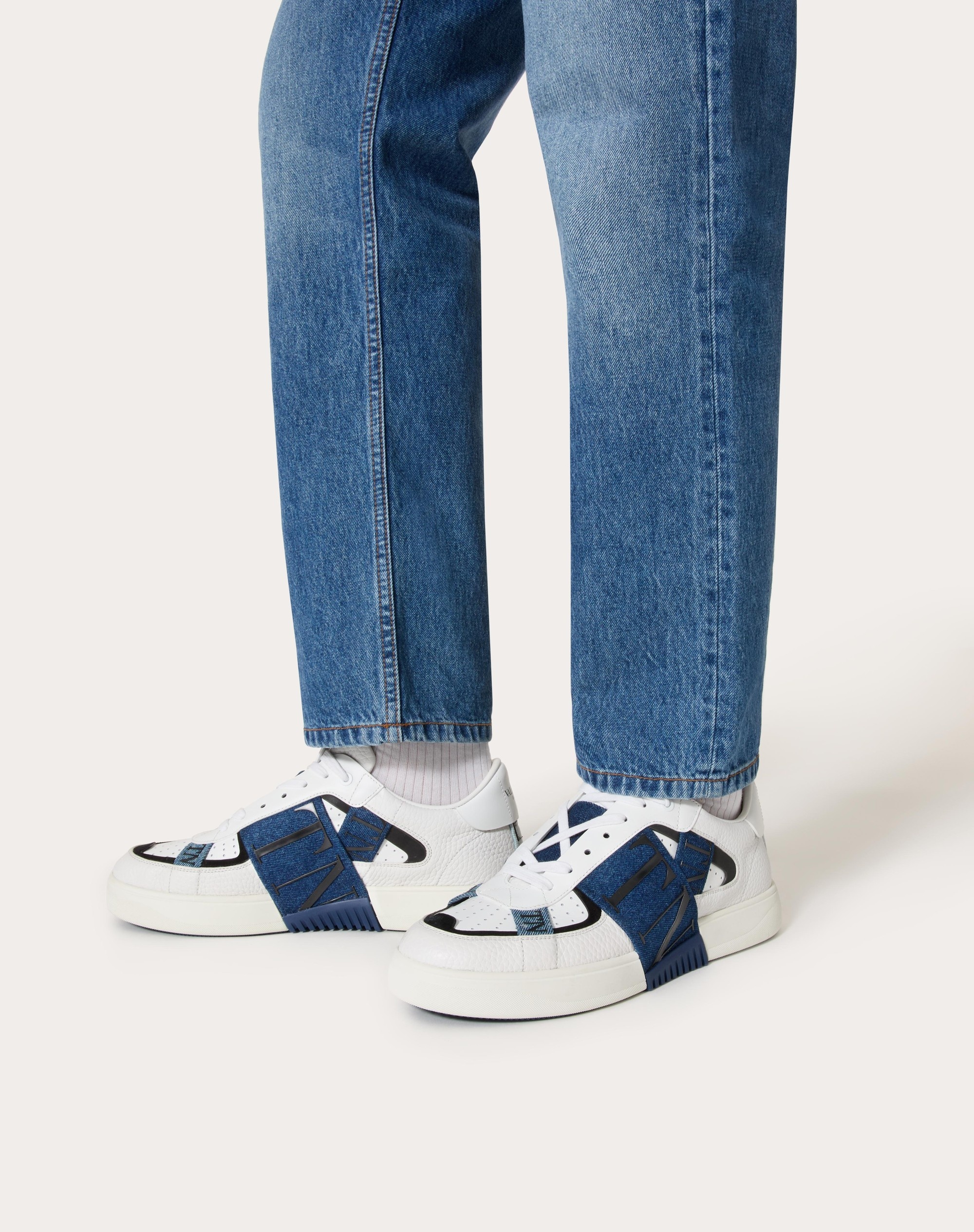 LOW-TOP VL7N SNEAKERS IN CALFSKIN AND DENIM - 6