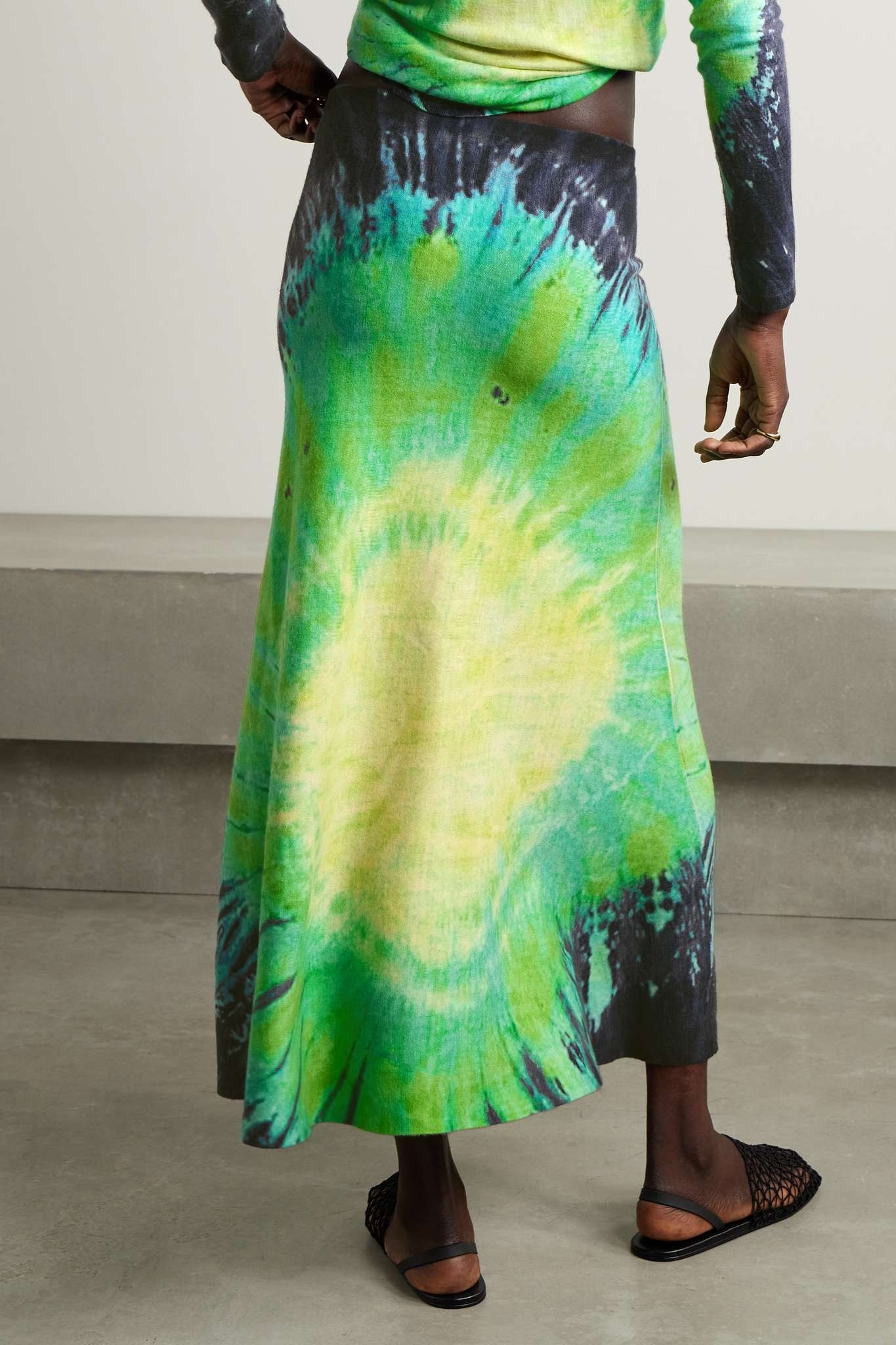 Olive tie-dyed cashmere midi skirt - 3