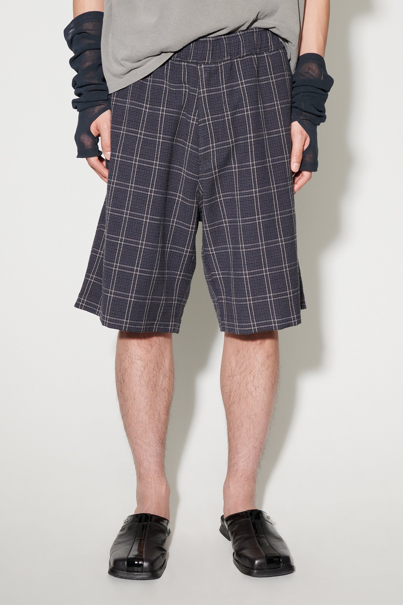 Drape Shorts Dinner Date Check - 7