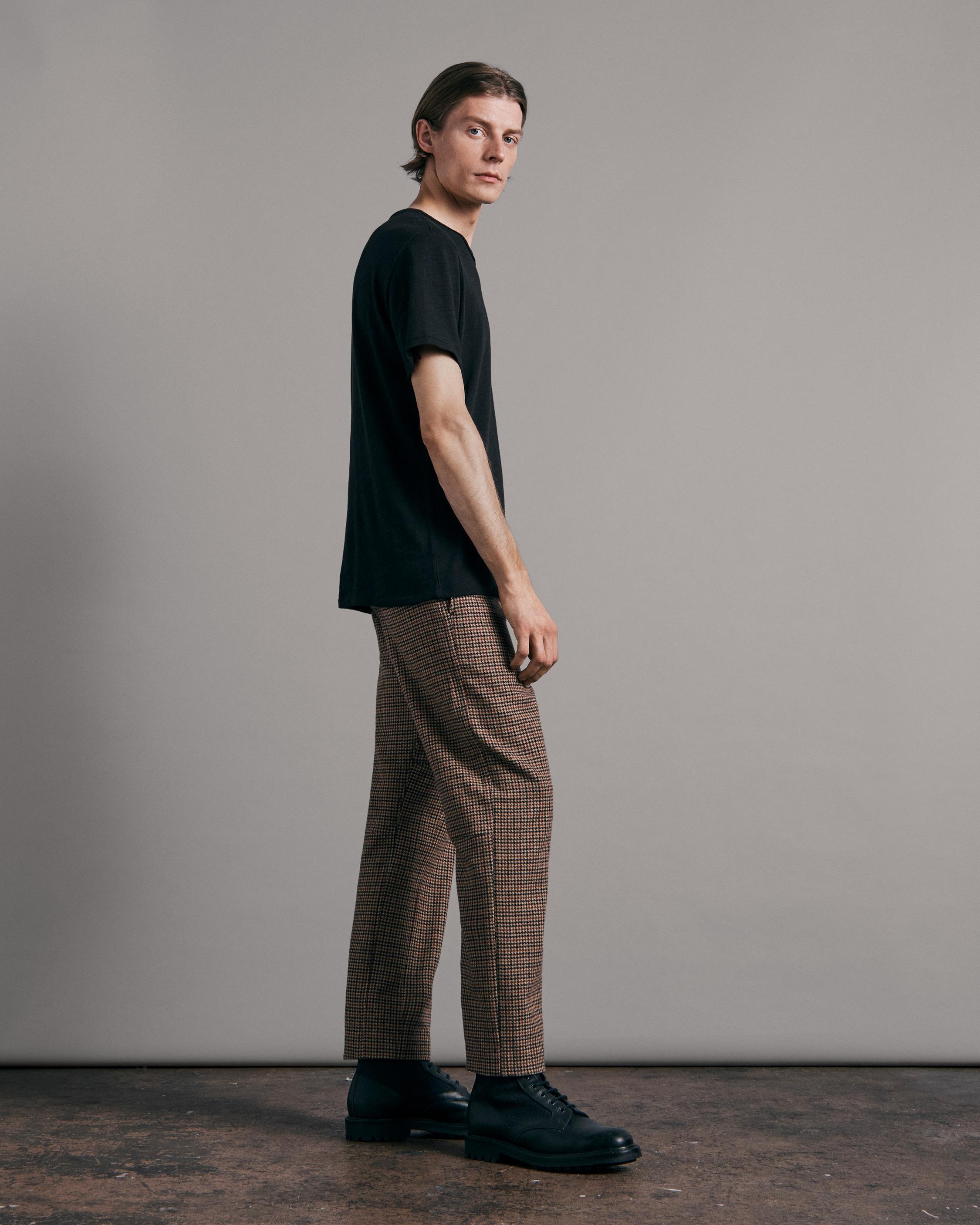Chester Houndstooth Wool Trouser
Classic Fit Pant - 4