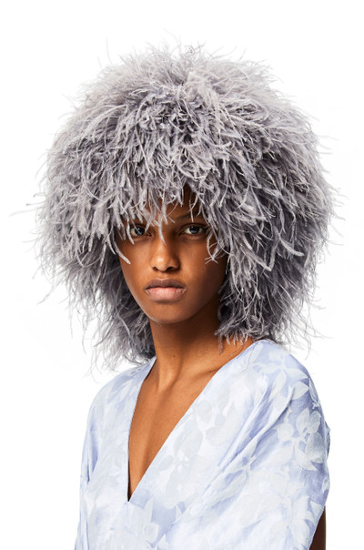 Loewe Wig hat in feathers outlook