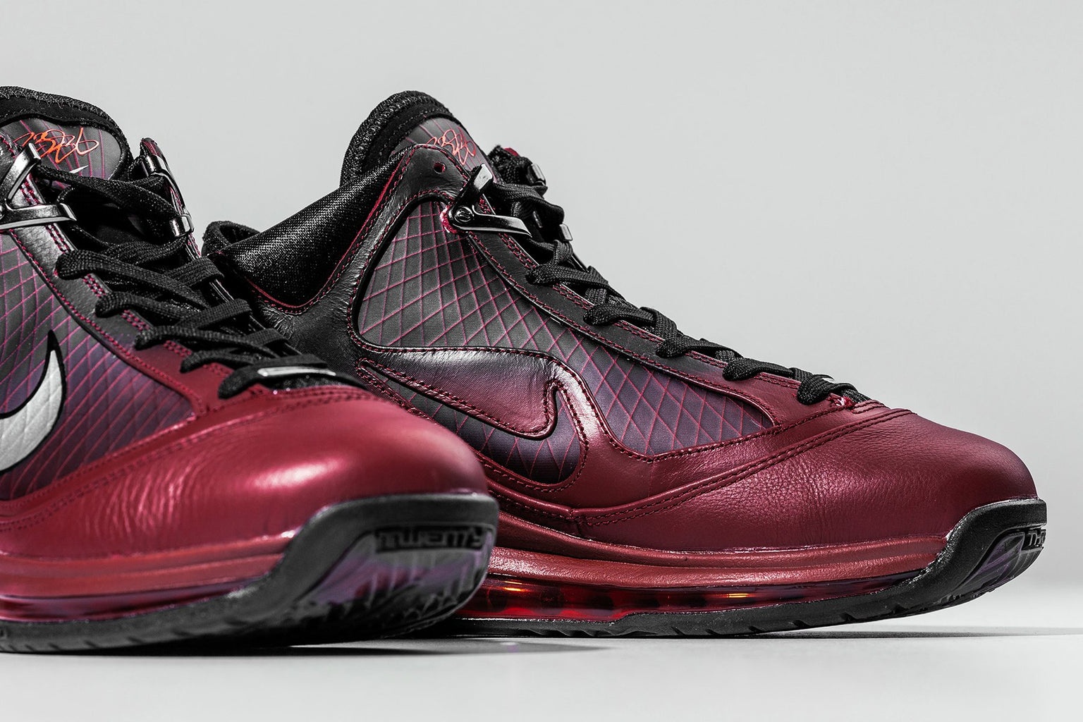 NIKE LEBRON VII QS - 7