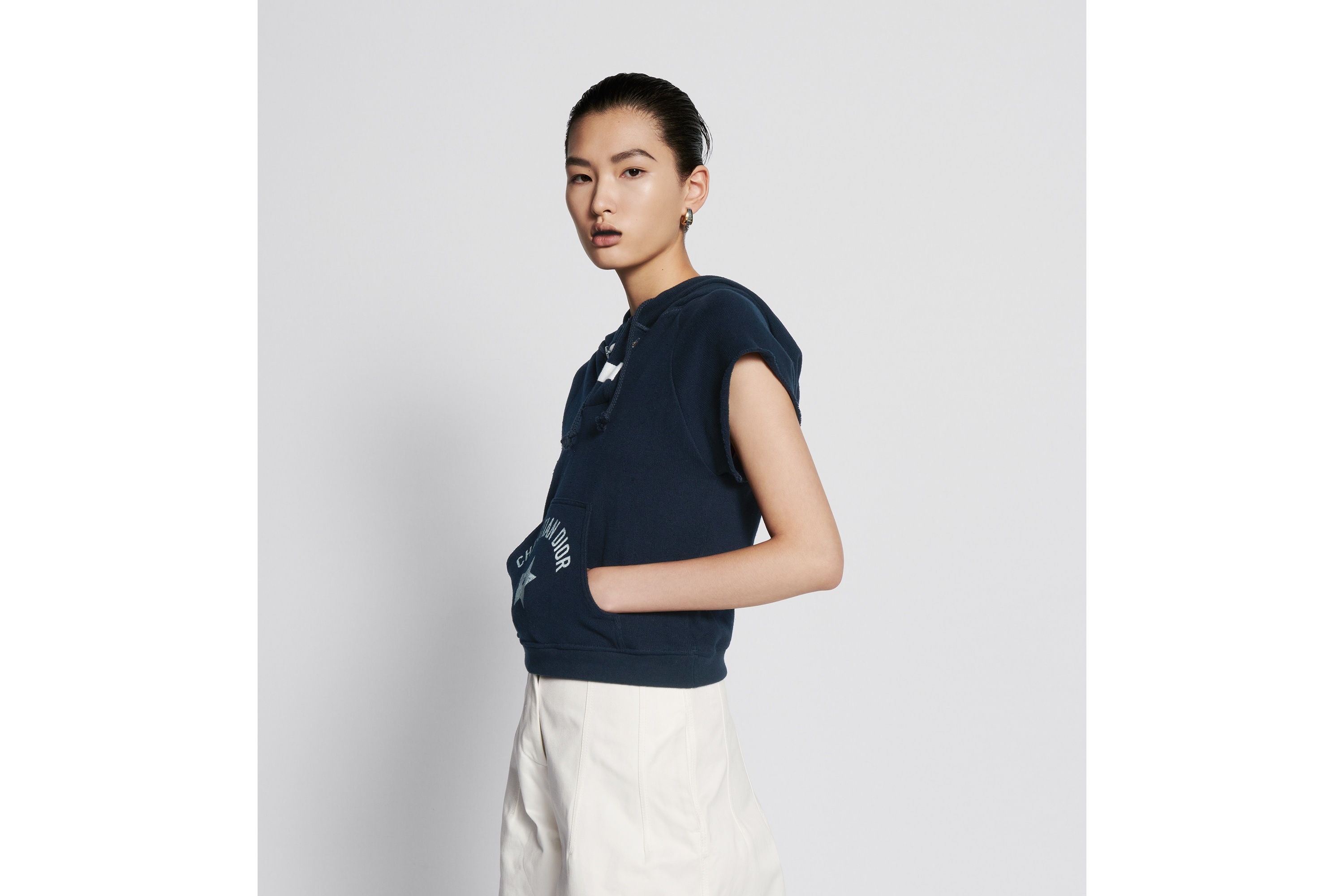 Short-Sleeved Hooded Sweatshirt - 3