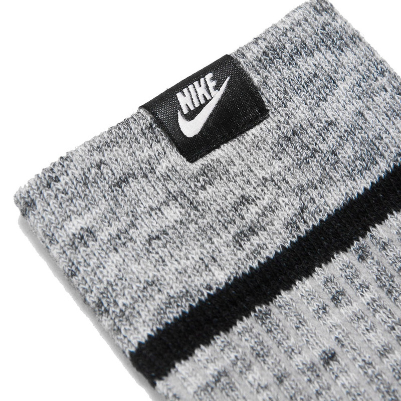 Nike Essential Socks Wolf Grey/White outlook