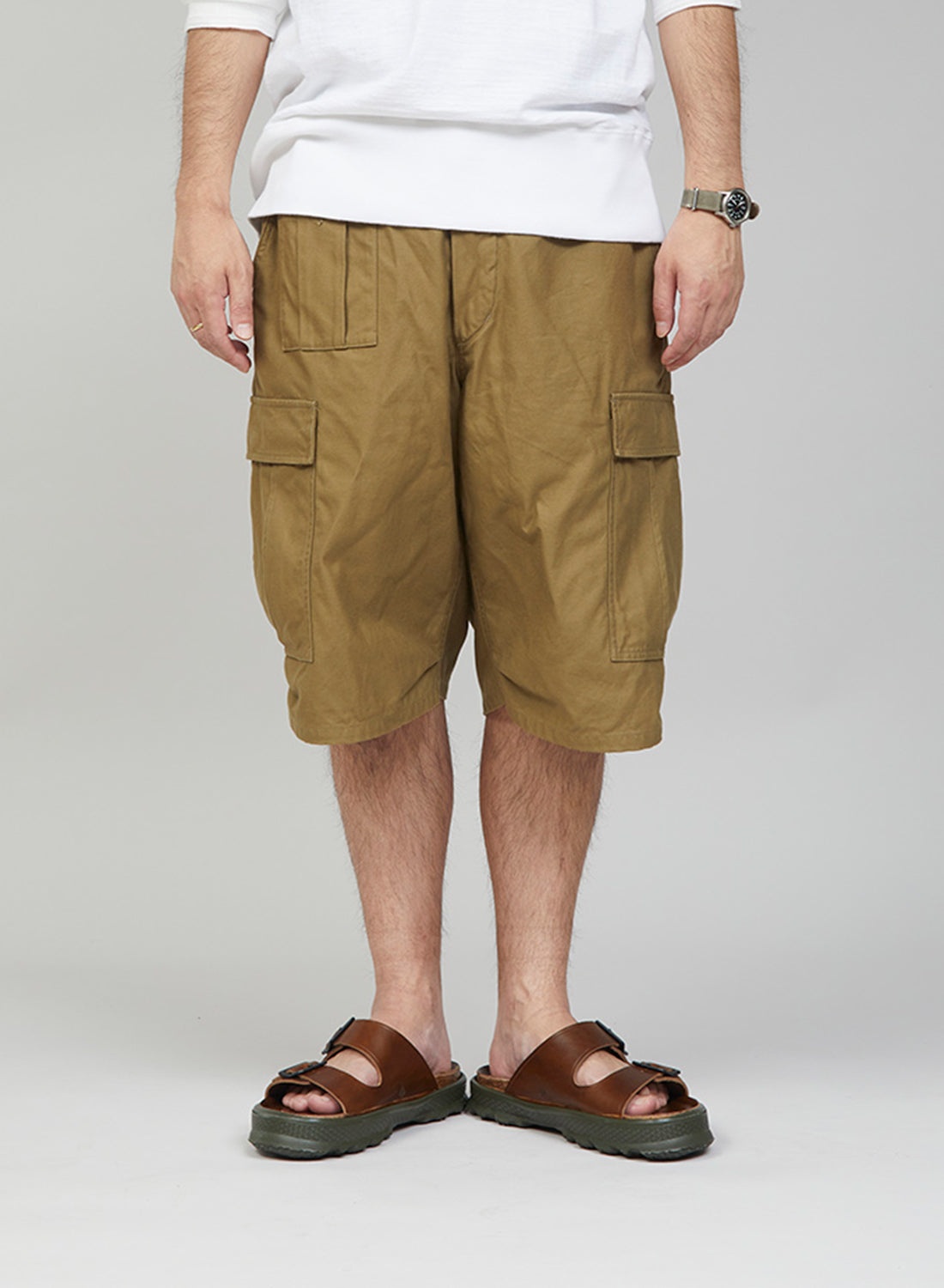 Army Cargo Short in Khaki - 2