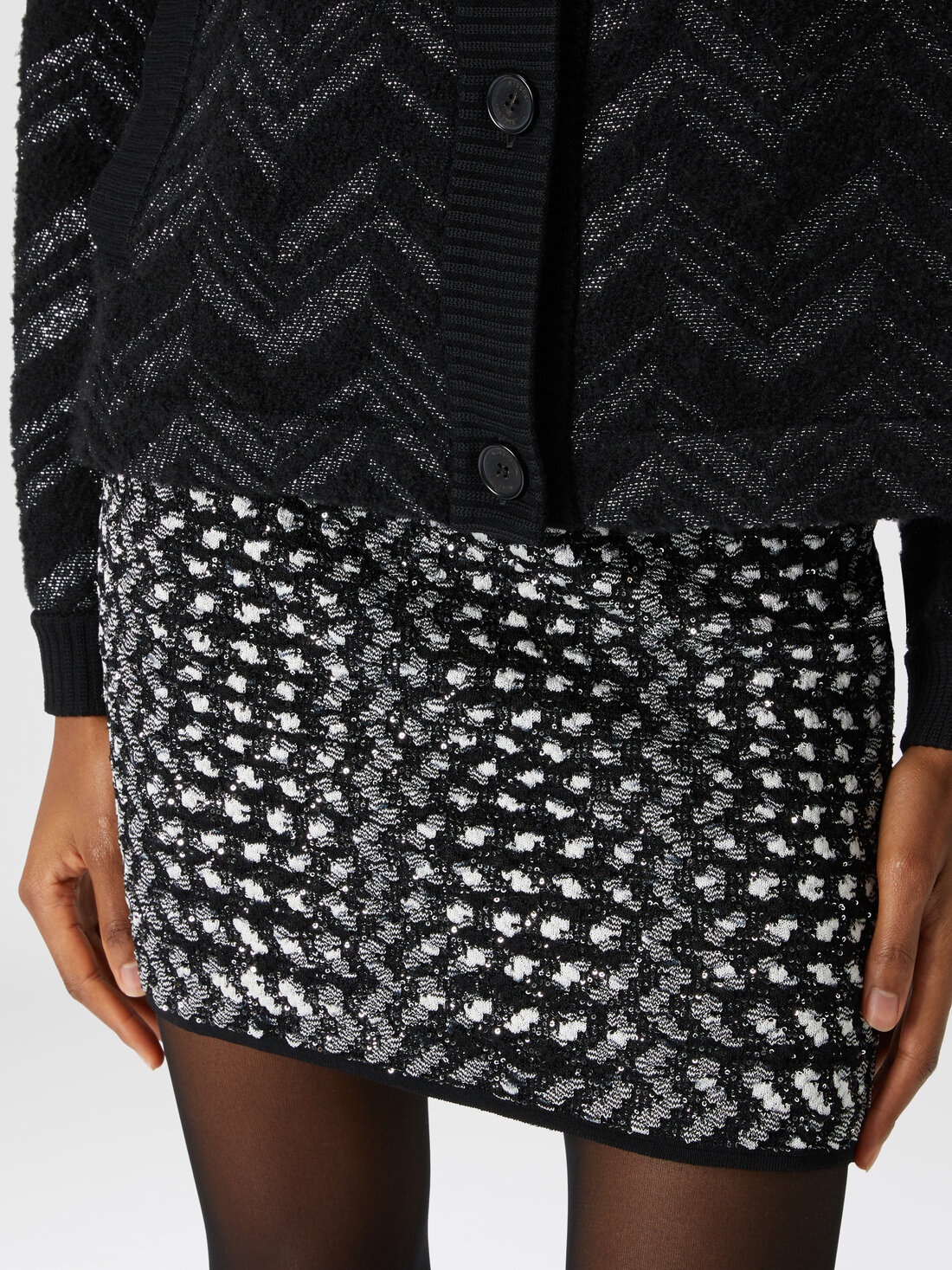 Miniskirt with lamé embossed zigzag - 5