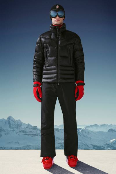 Moncler Canmore Short Down Jacket outlook