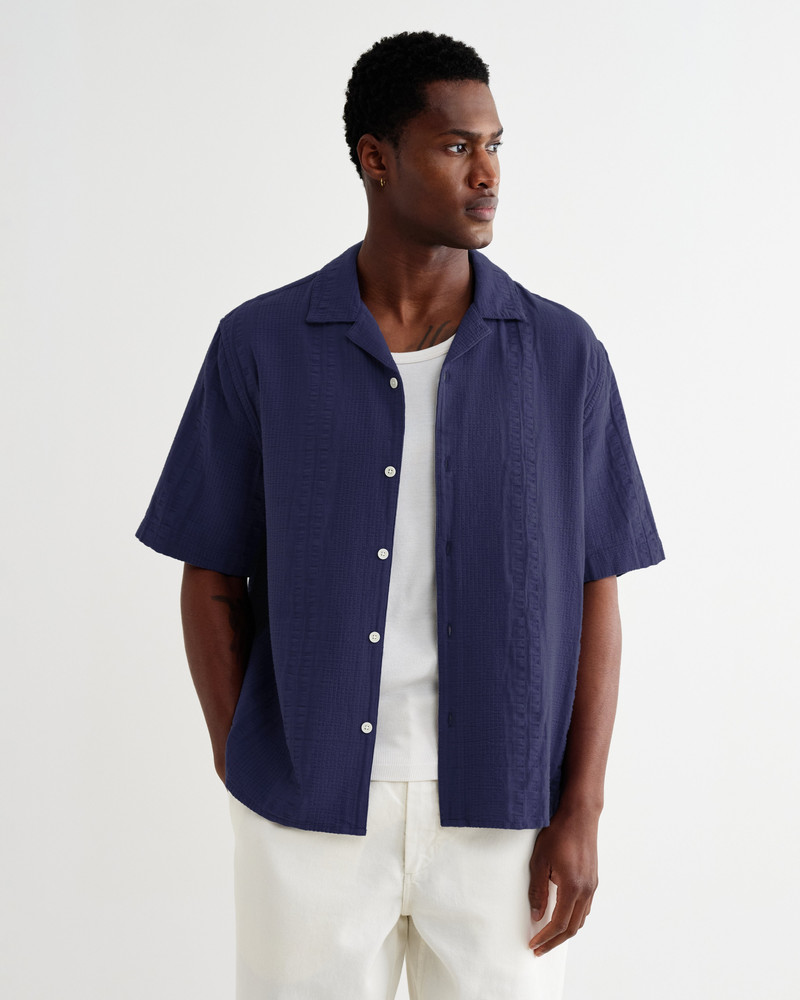 Wax London Didcot - Dark Blue Double-Weave Seersucker Short-Sleeve Shirt outlook