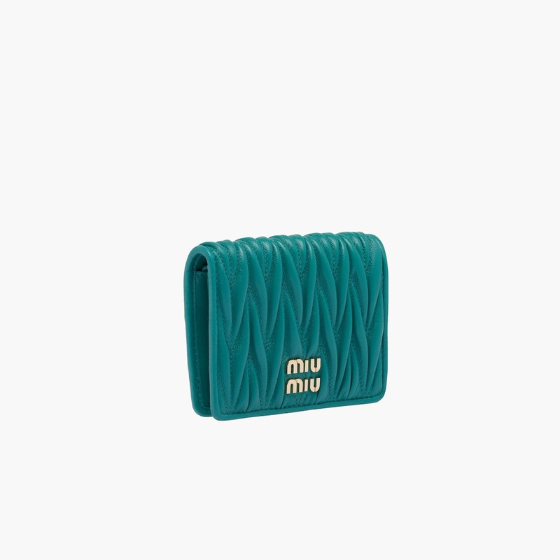 Miu Miu 작은 matelassé 냅파 가죽 지갑 outlook