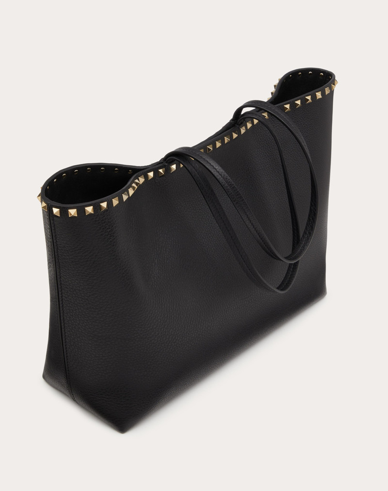 ROCKSTUD GRAINY CALFSKIN TOTE BAG 5