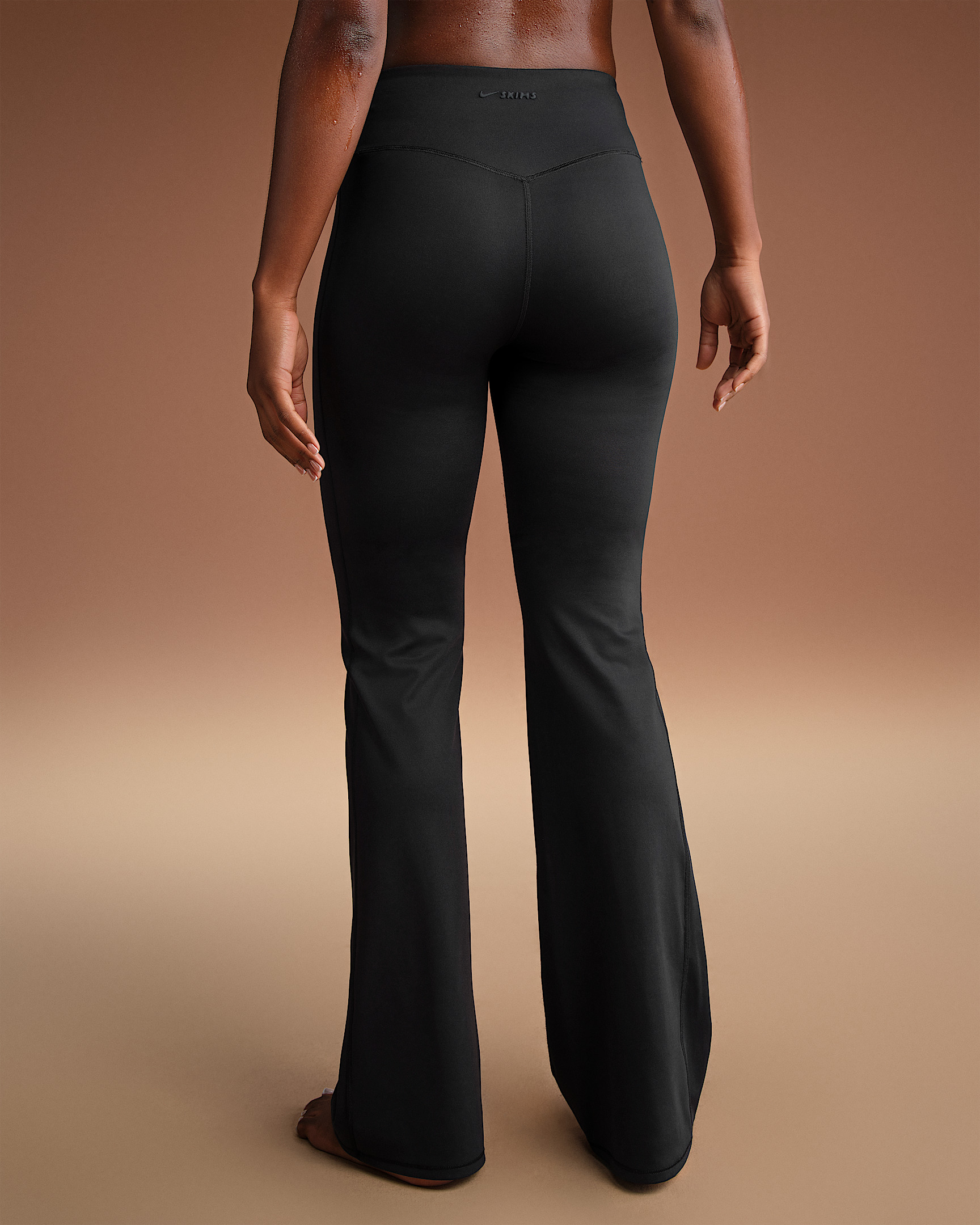 NikeSKIMS Matte Women's High-Waisted Slim Flared Leggings - 3