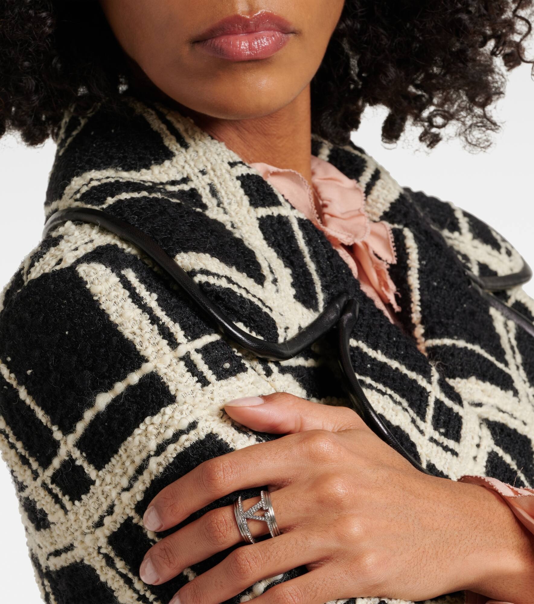 VLogo crystal-embellished ring - 3