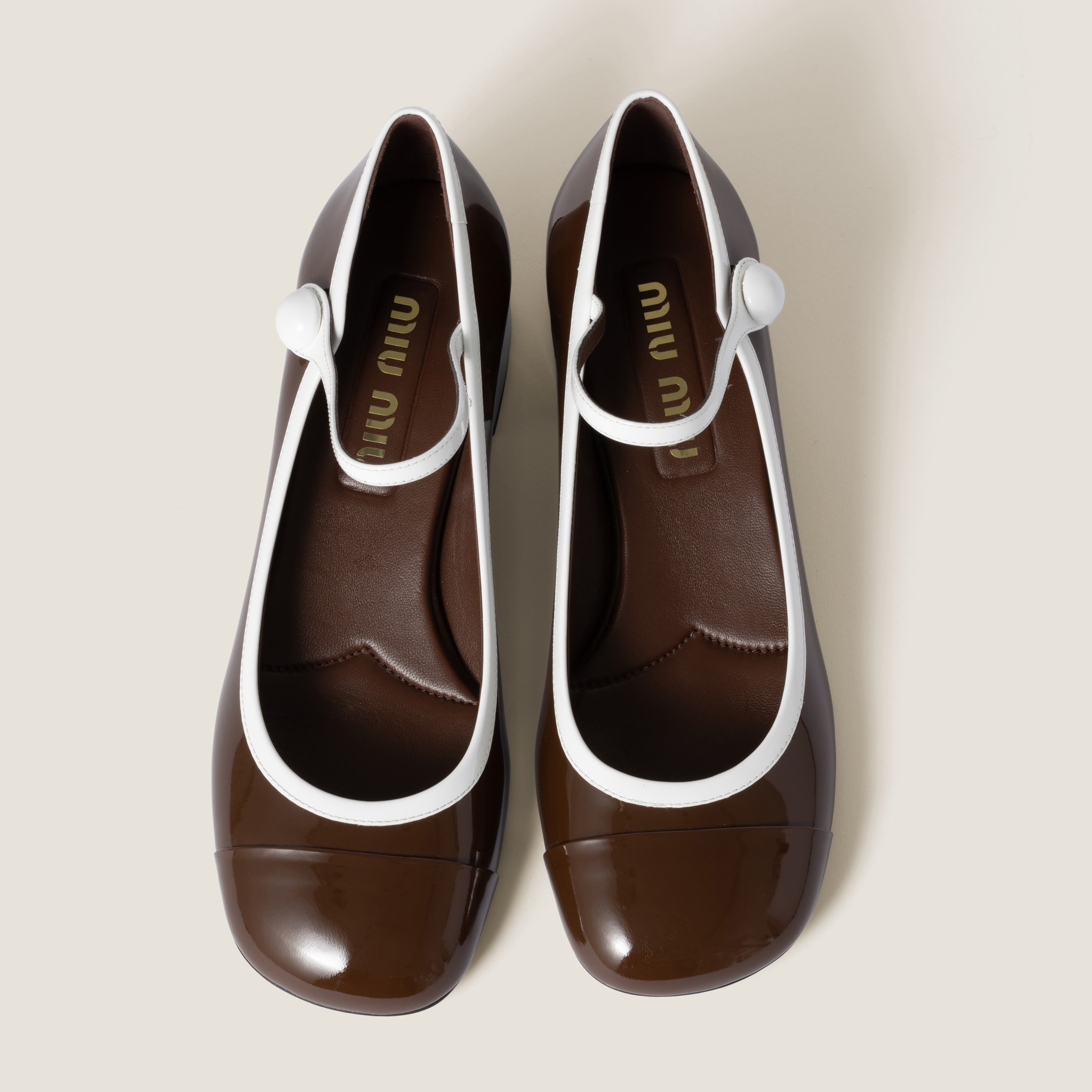 パンプス MiuMiu | Two-tone patent leather slingback pumps 5I045E White/black Two-tone Patent Leather Slingback Pumps | Miu Miu