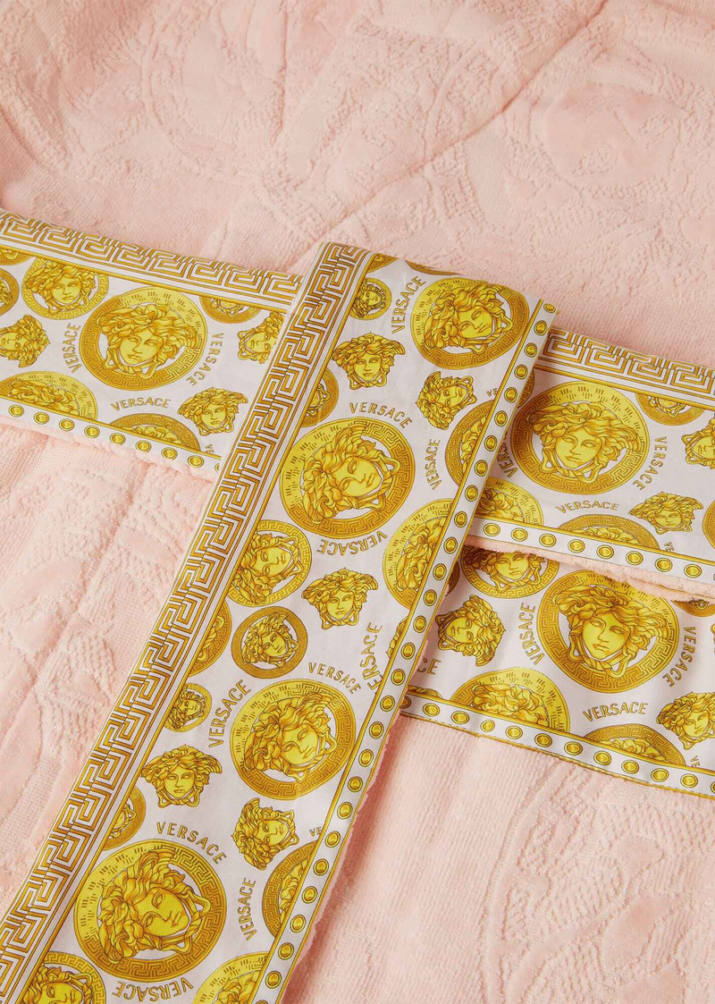 Medusa Amplified bathrobe 5