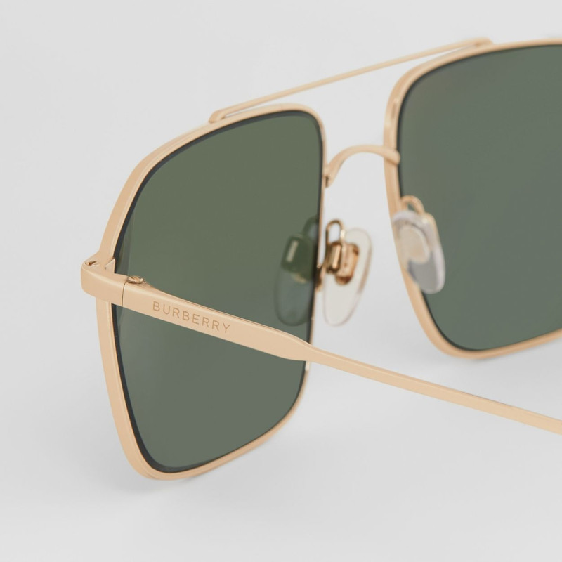 Burberry Icon Stripe Detail Navigator Sunglasses outlook