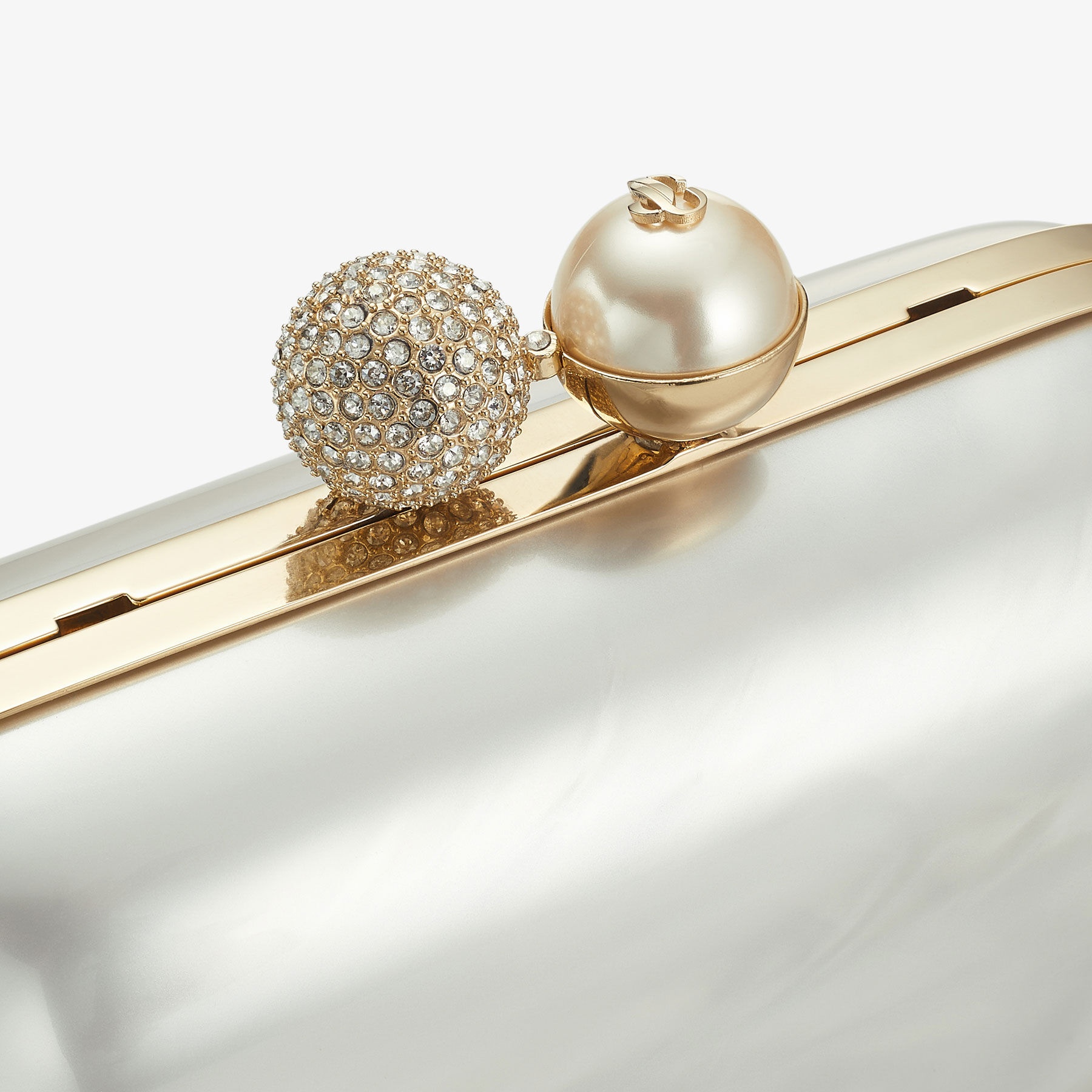 Cloud
Ivory Mother of Pearl Clutch Bag with Crystal Clasp - 3