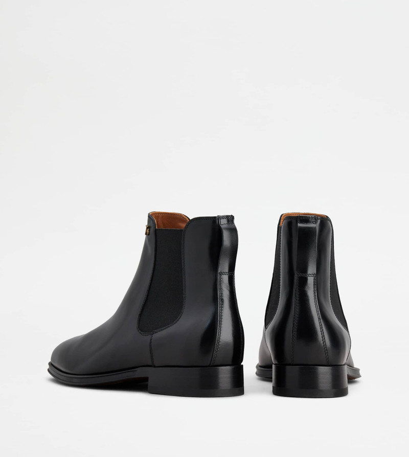 Tod's ANKLE BOOTS IN LEATHER - BLACK outlook