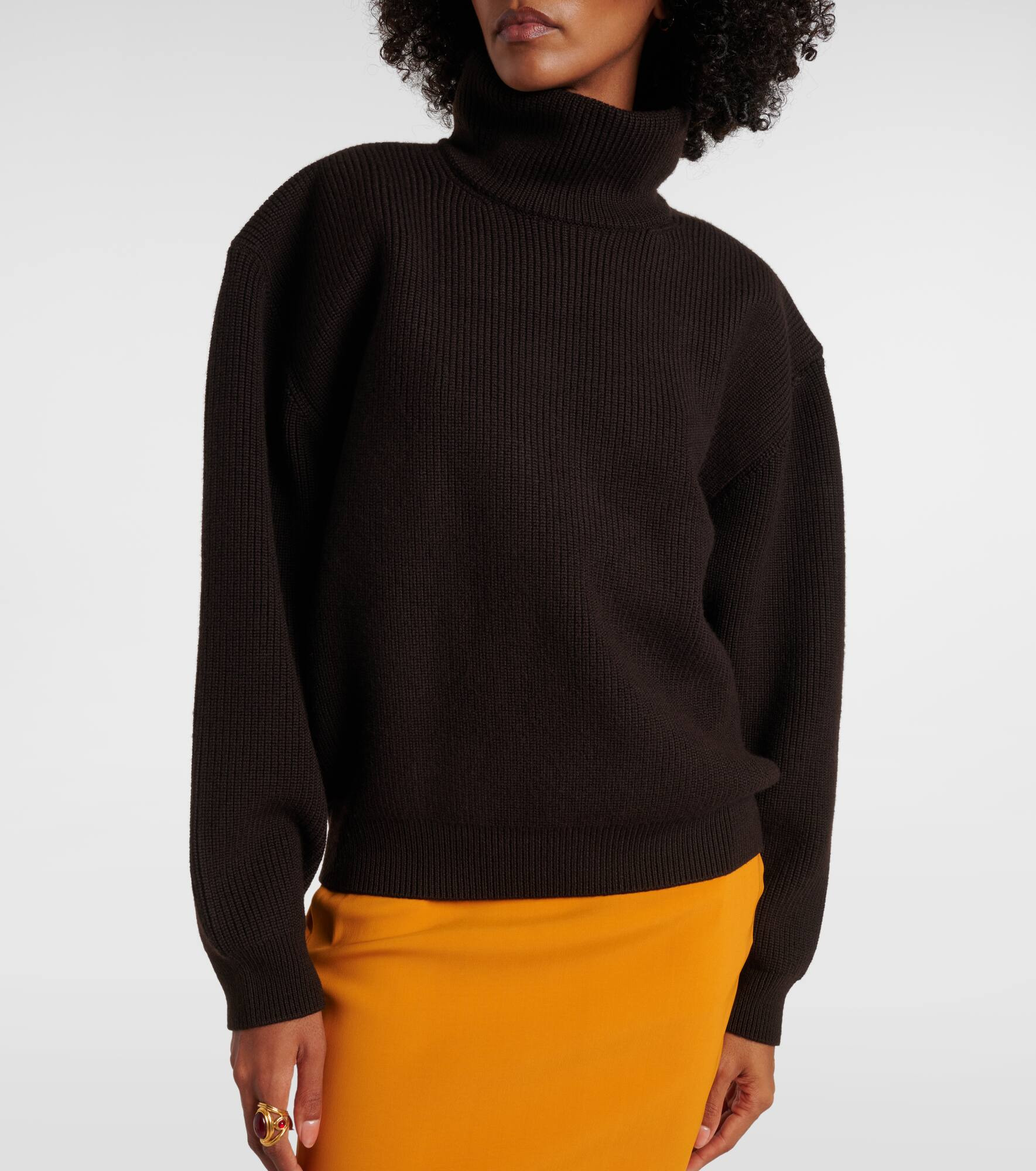 Wool turtleneck sweater - 6