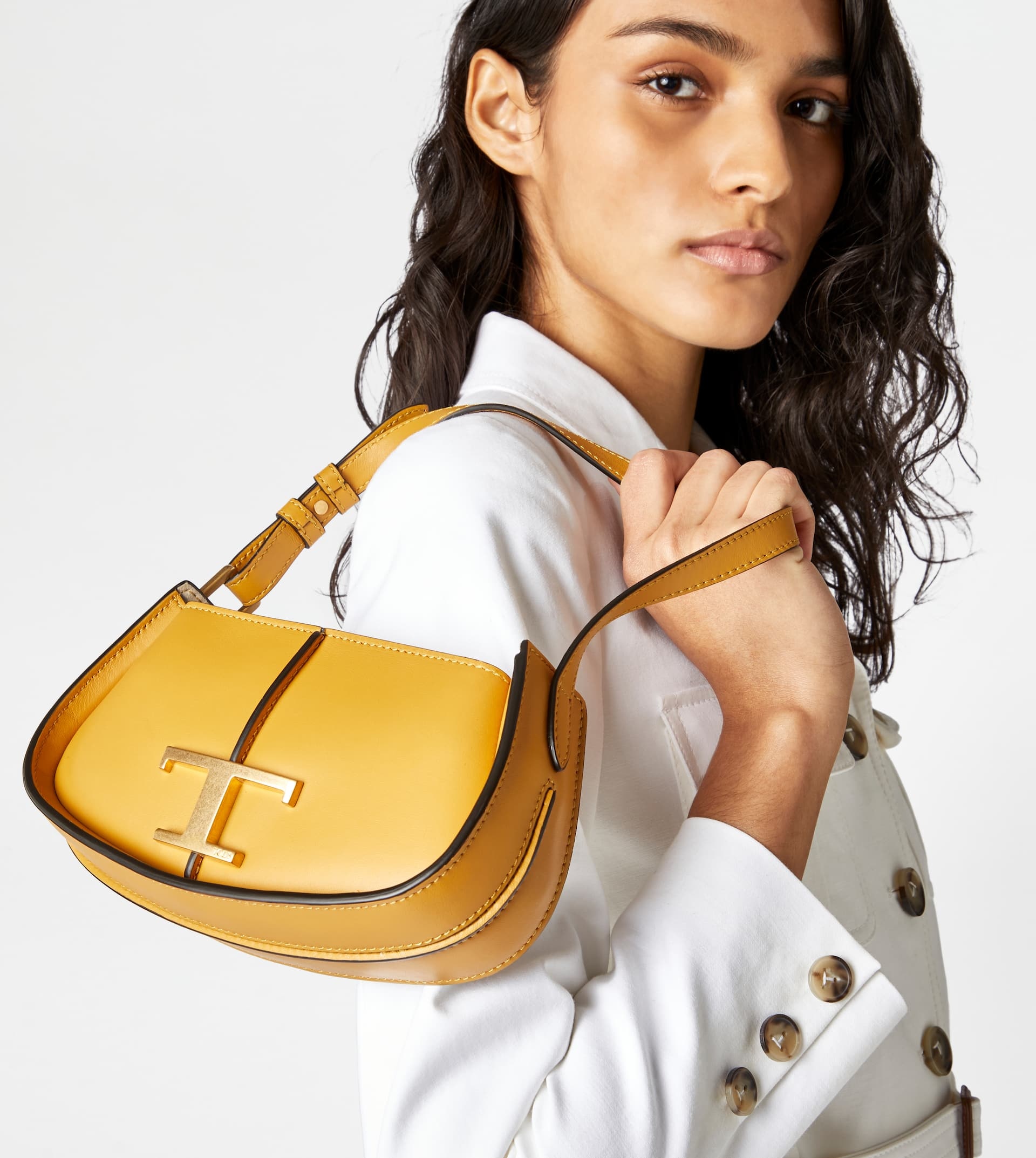 T TIMELESS SHOULDER BAG IN LEATHER MICRO - YELLOW - 2