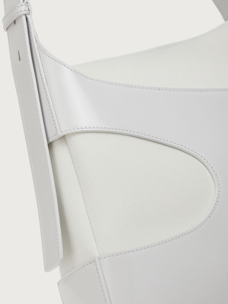 Shoulder bag with cut-out detailing (M) 7