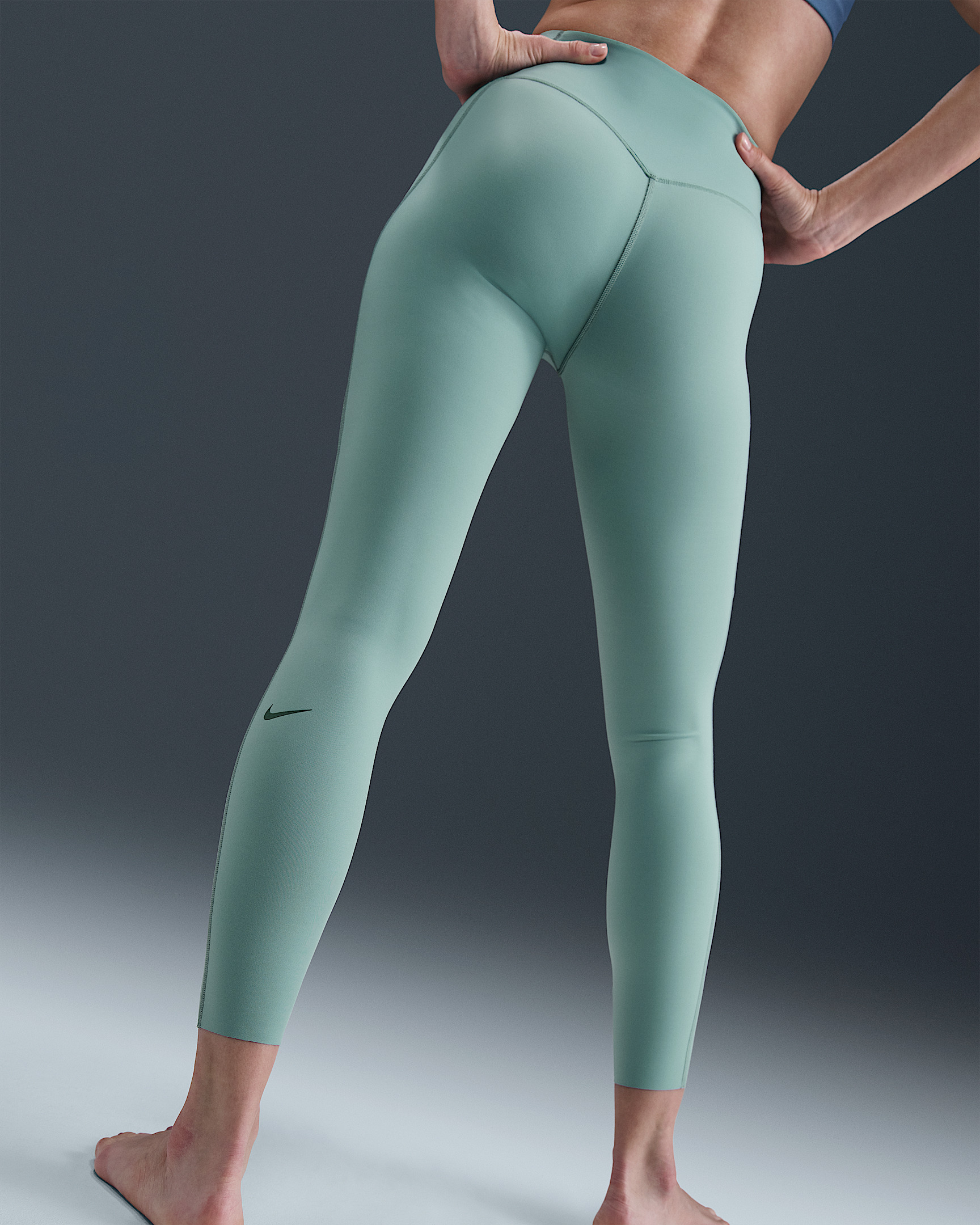 Nike Universa Women's Medium-Support High-Waisted 7/8 Leggings with Pockets - 3