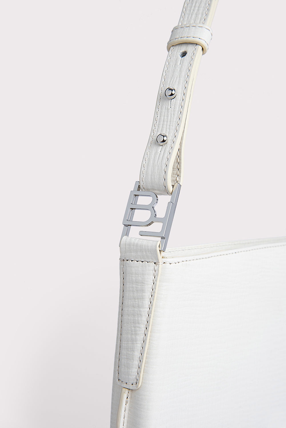 Issa White Embossed leather - 4