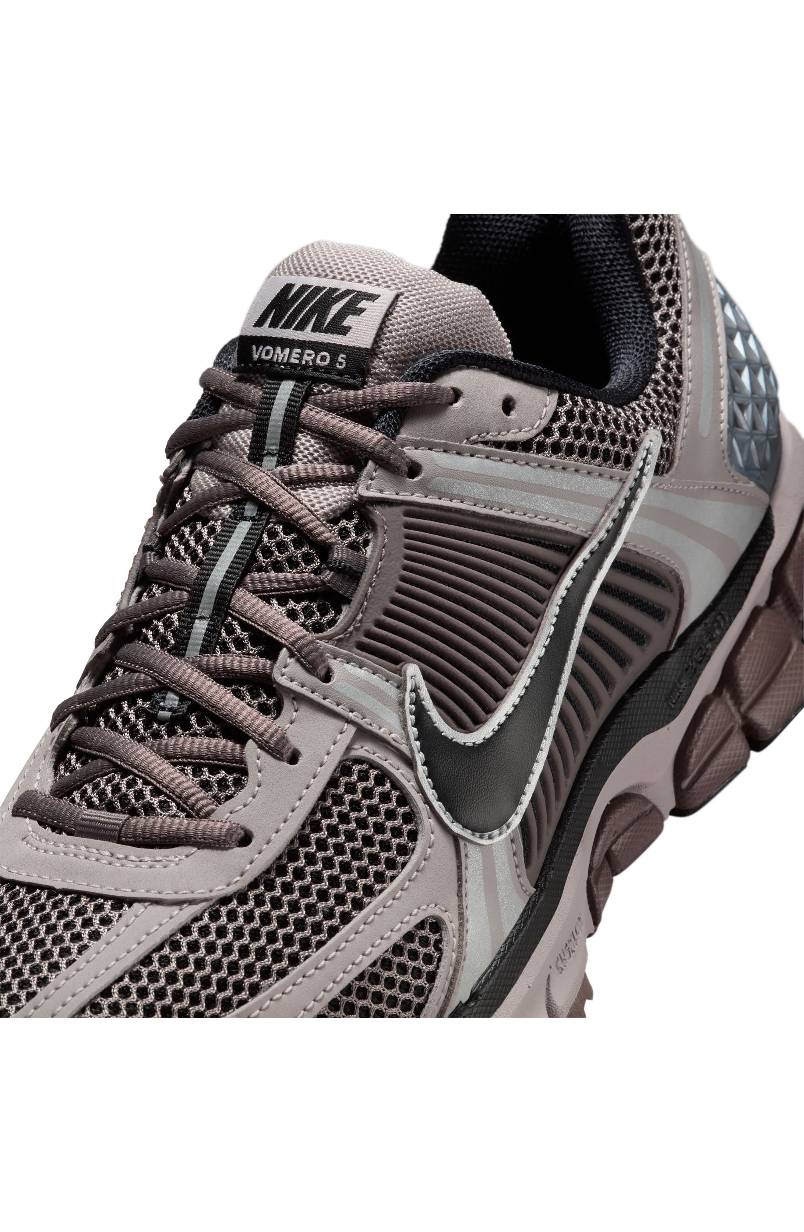 Nike Zoom Vomero 5 Sneaker in College Grey/Black at Nordstrom - 9