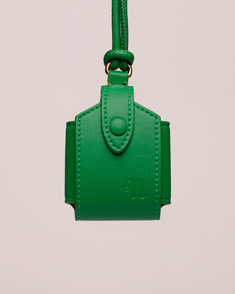 BOAZ - Vegan nappa Airpods case - Green 1