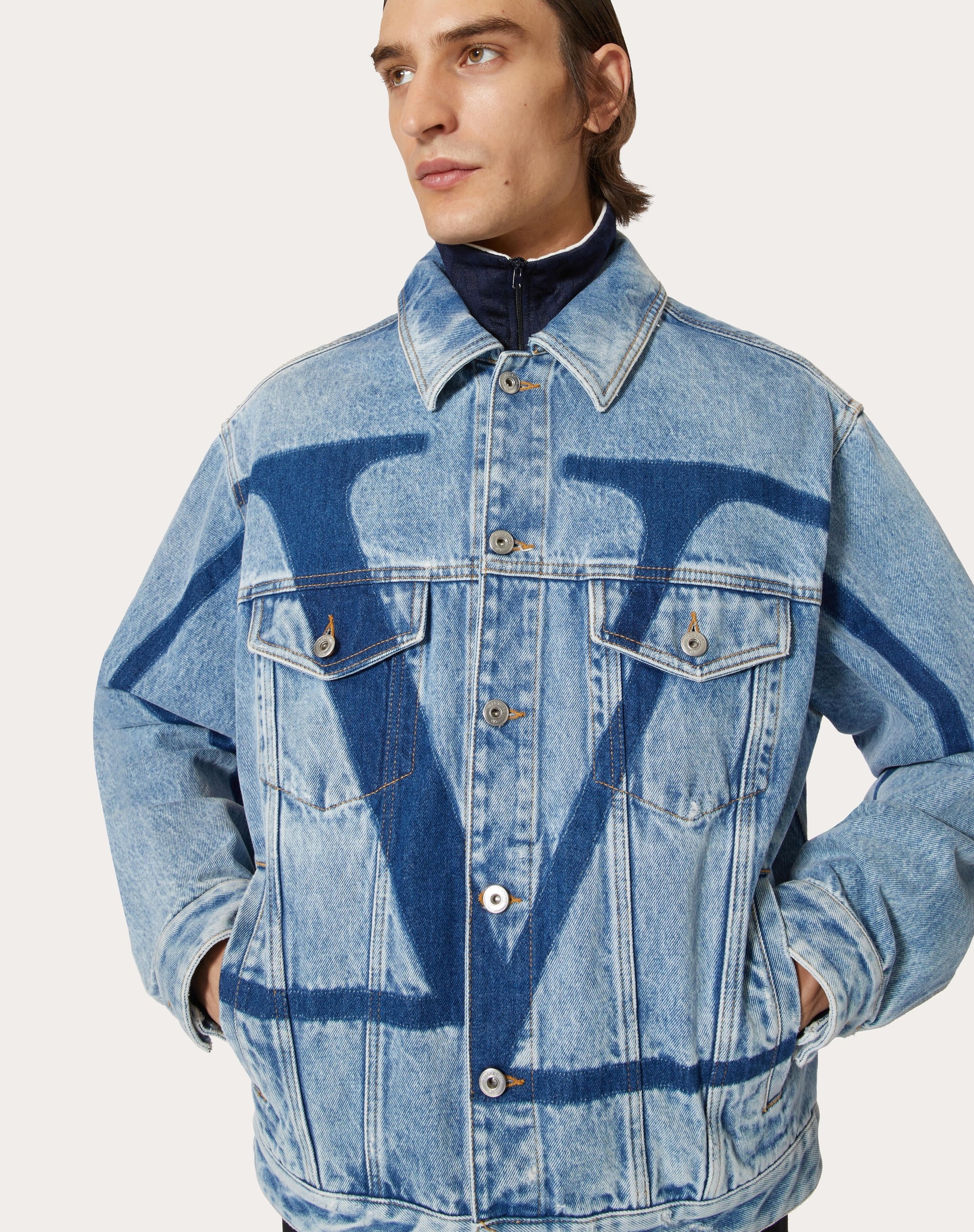 DENIM JACKET WITH VLOGO SIGNATURE PRINT - 5