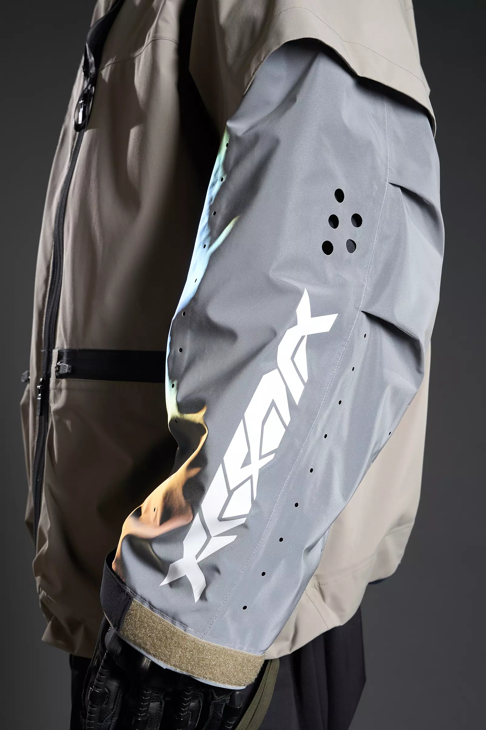 J115-GT-EX 3L Gore-Tex Pro Interops Jacket ALPHA GREEN / SILVER - 39