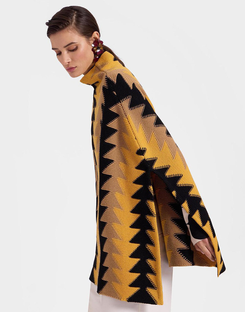 Trine Cape 7
