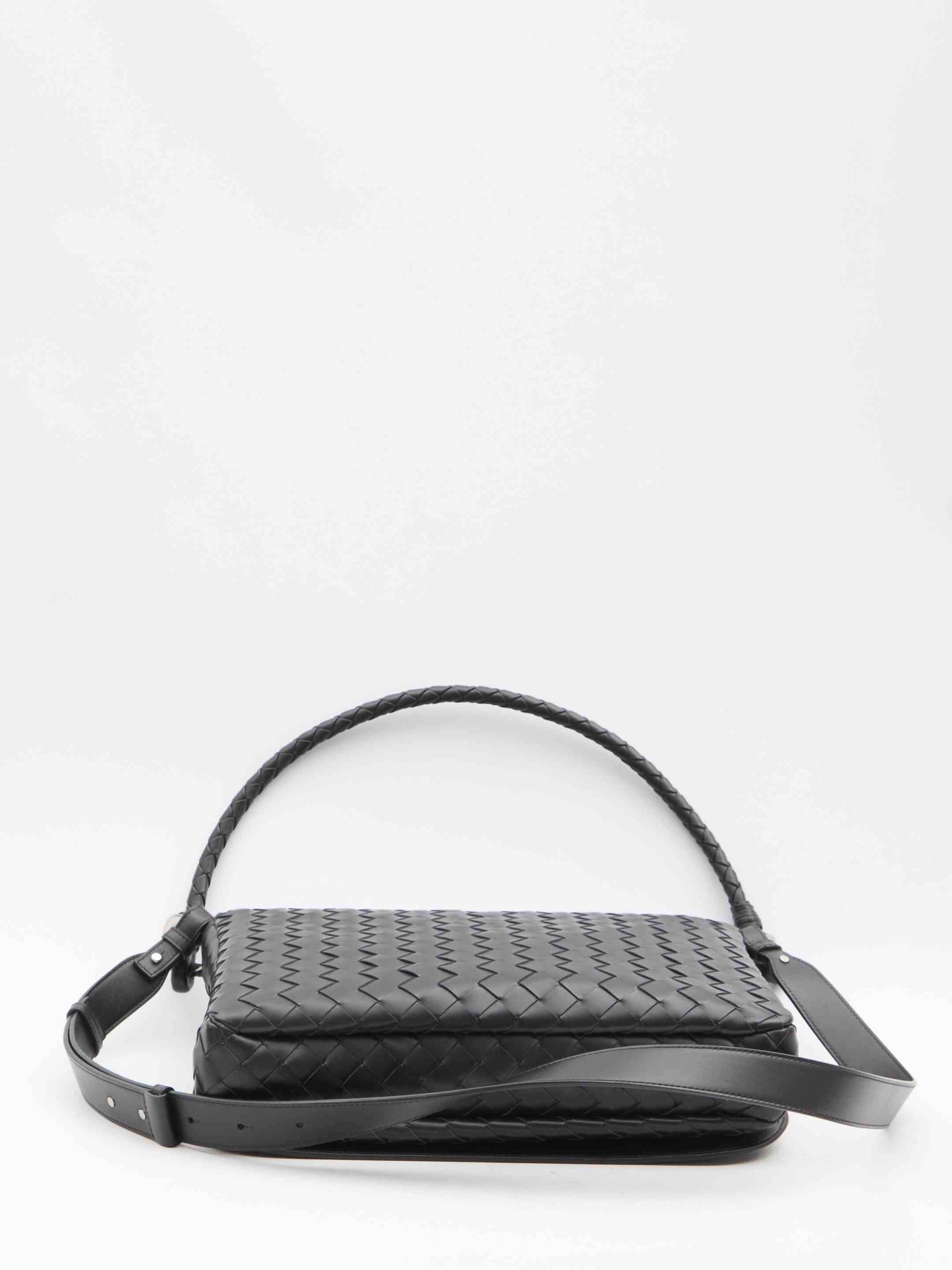 Bottega Veneta Men Black Messenger Swing Bag - 3