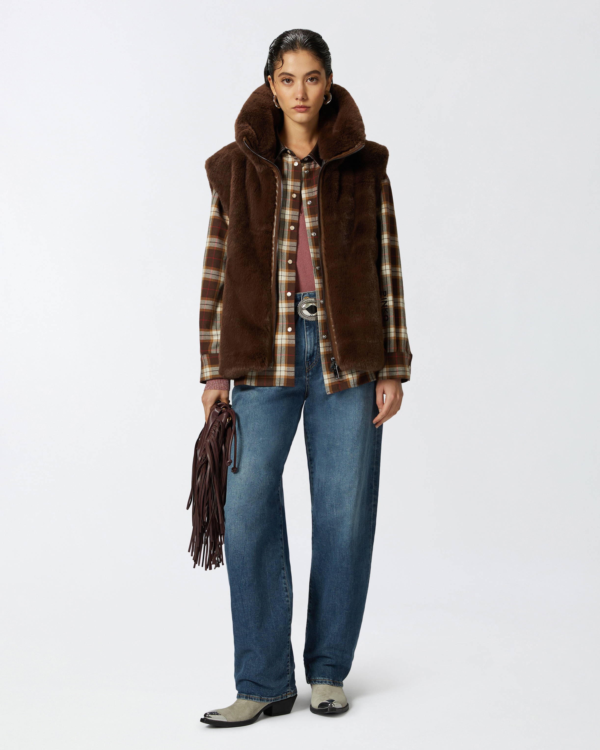 SLEEVELESS FAUX FUR JACKET WITH HIGH COLLAR. - 3
