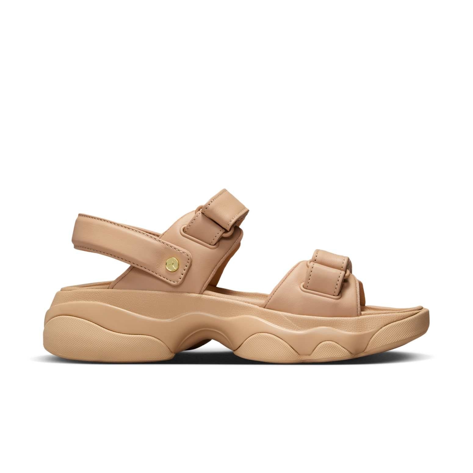 (WMNS) Air Jordan Deja Sandals 'Legend Medium Brown Metallic Gold' FN5036-200 - 2