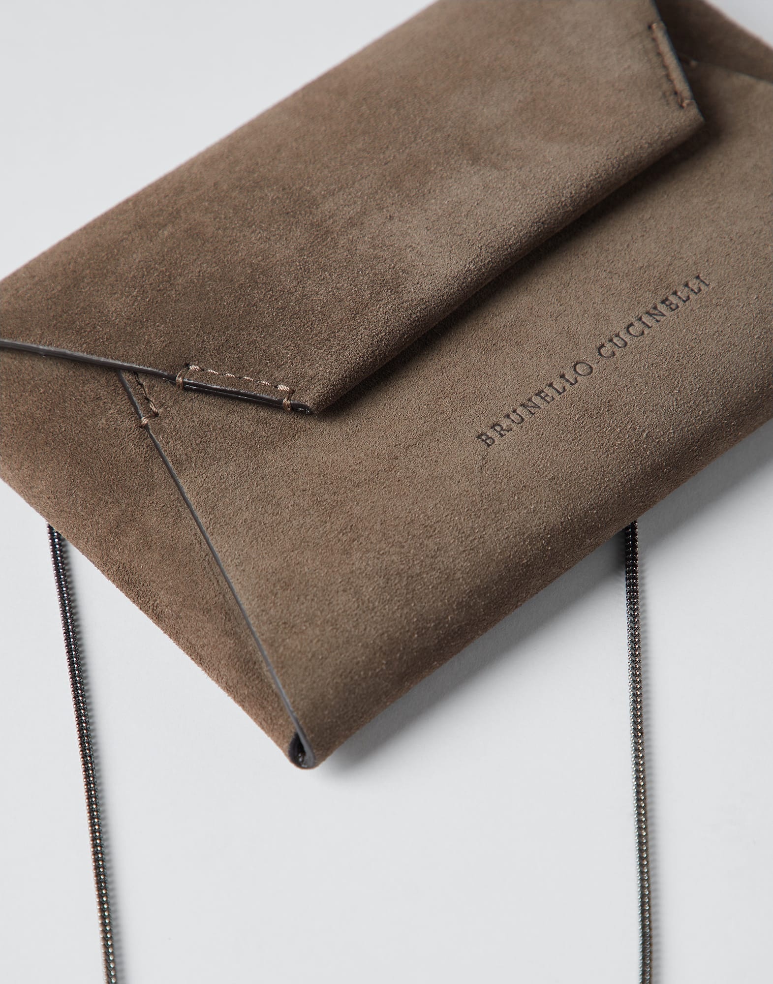 Suede envelope bag with precious chain - 3